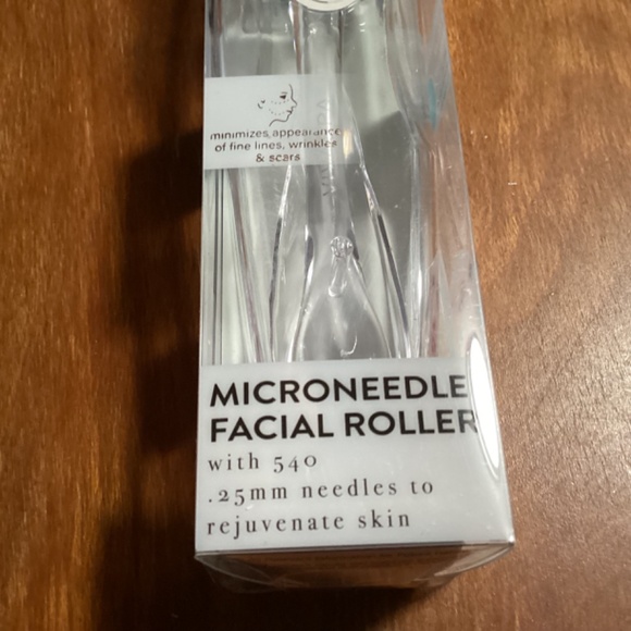 Vivaspa Beauty Redefined Microneedle Facial Roller Bundle of 2 New - Picture 4 of 12